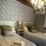 Lodge Vergel Con Encanto Con Bano Gata
